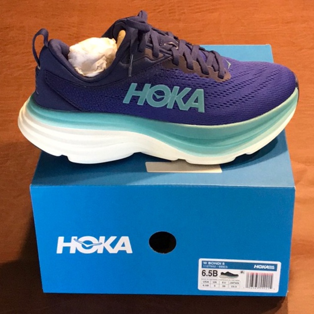 Hoka One One Women’s Bondi 8 size 6.5B